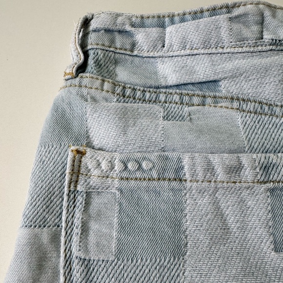Blank NYC Barrow Patchwork Jean Shorts with Distressed Hem Size 26 - Picture 9 of 12